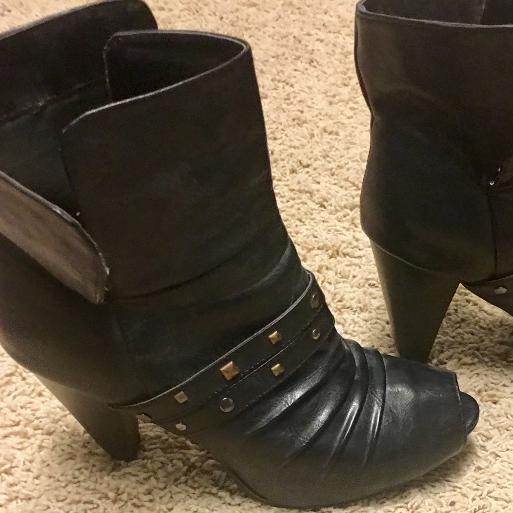 Farenheit high heeled booties